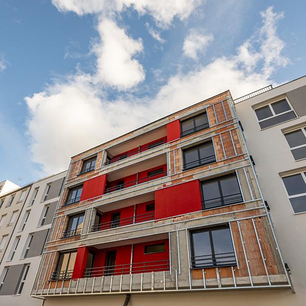 façade moderne rouge